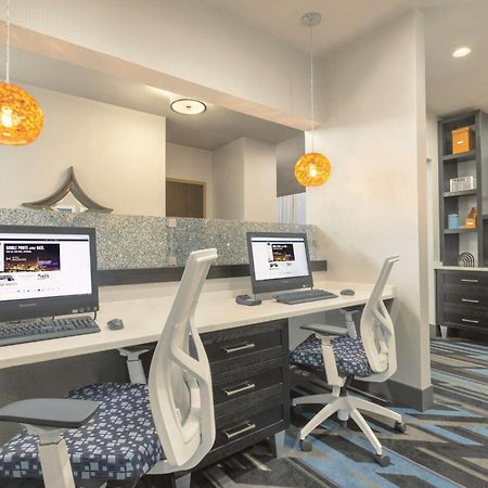 Hampton Inn & Suites Herndon-Reston Esterno foto