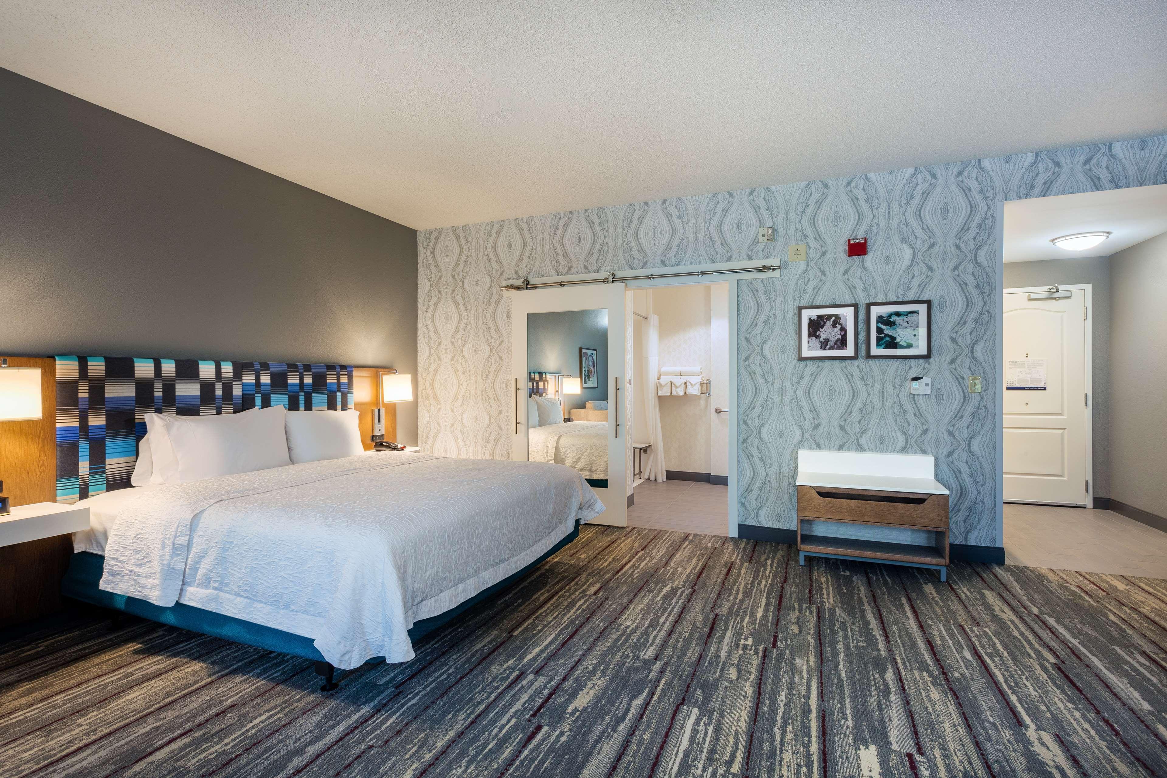 Hampton Inn & Suites Herndon-Reston Esterno foto
