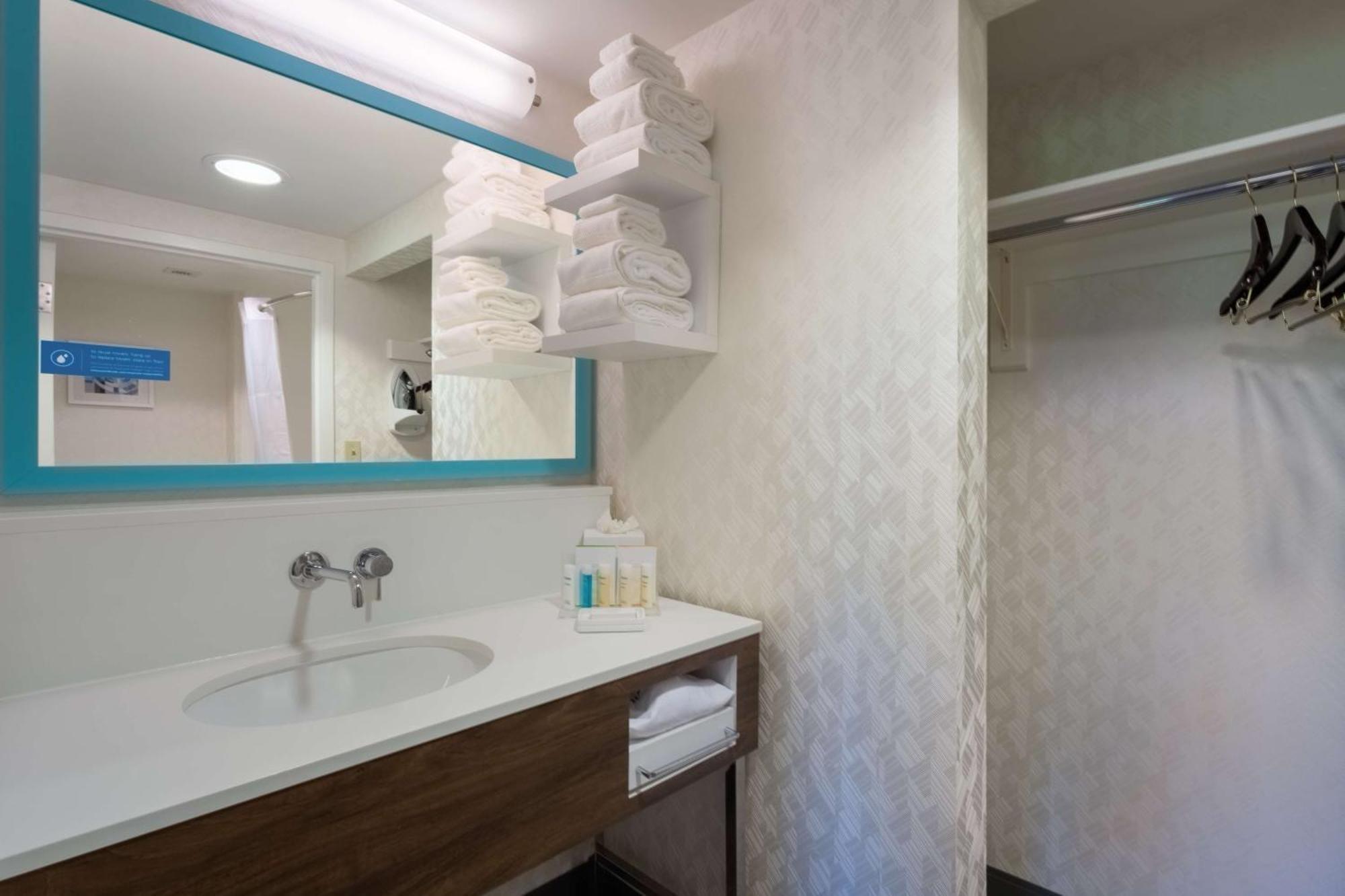Hampton Inn & Suites Herndon-Reston Esterno foto