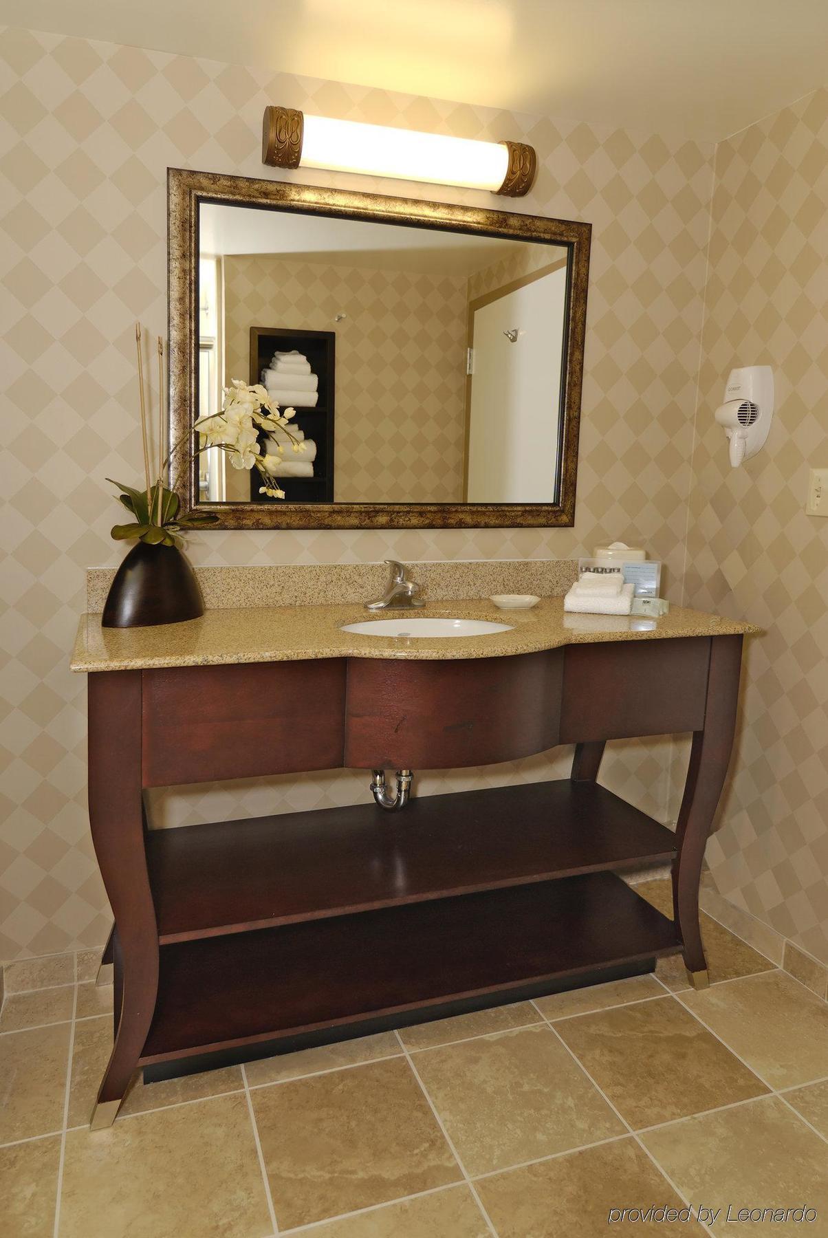 Hampton Inn & Suites Herndon-Reston Esterno foto
