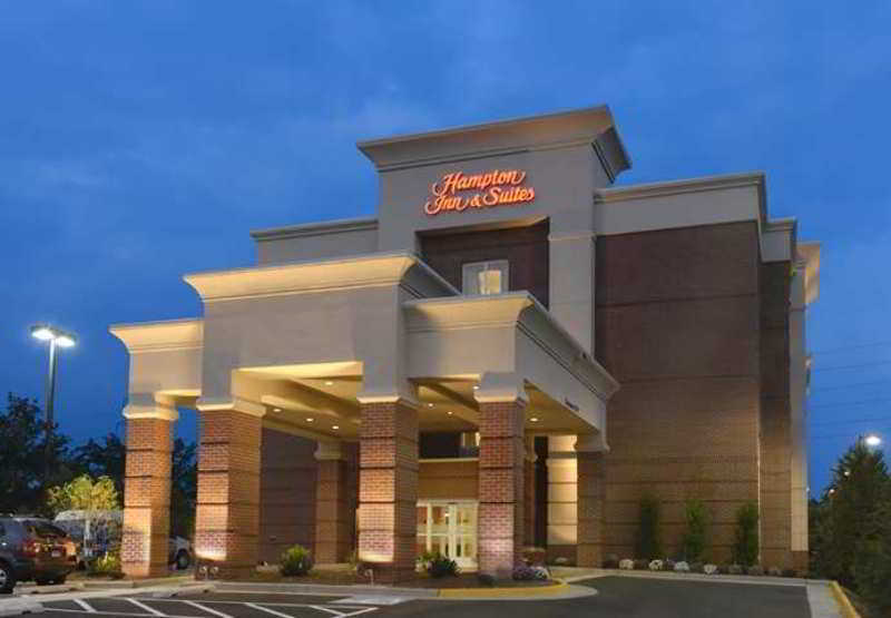Hampton Inn & Suites Herndon-Reston Esterno foto